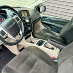 2015 Chrysler Town & Country Touring full