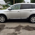 2019 Mitsubishi Outlander full