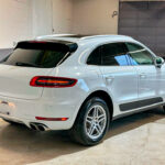 2016 Porsche Macan full