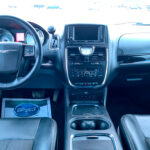 2015 Chrysler Town & Country S full