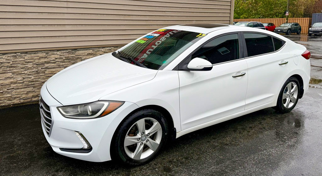 2017 Hyundai Elantra Limited – NAVigation – backup CAM – HEATED LEATHER