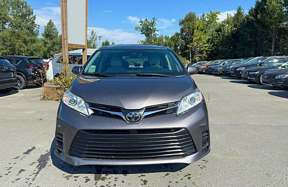 2020 Toyota Sienna LE AWD 7-Passenger