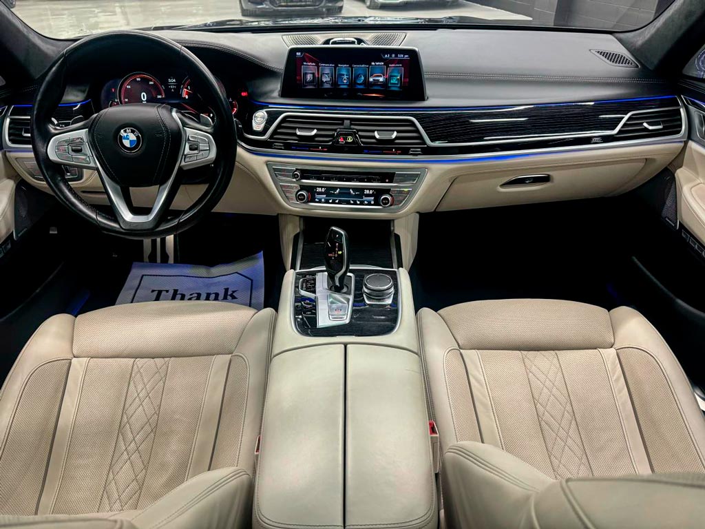 2016 BMW 750i - Image 3