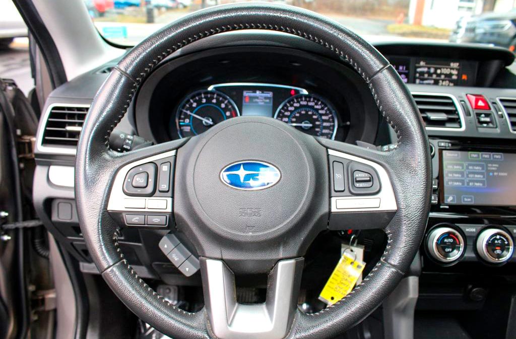 2018 Subaru Forester Touring - Image 4