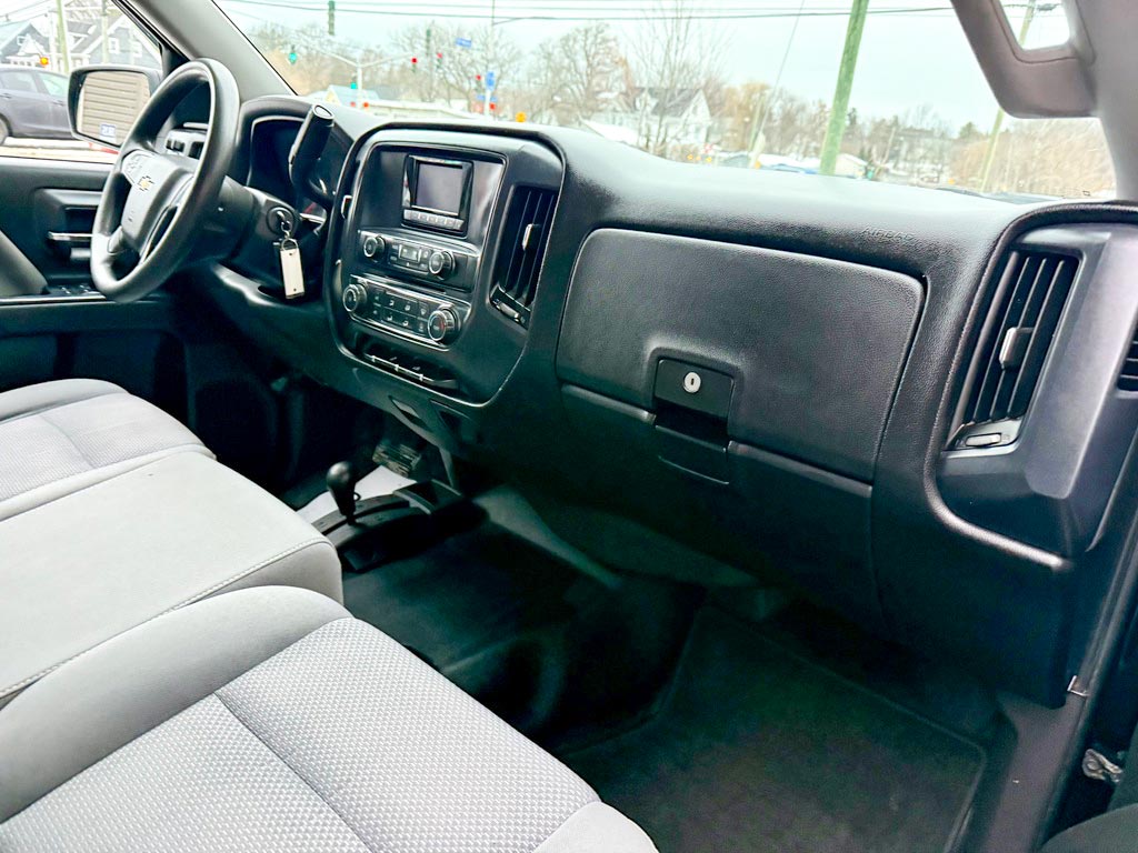 2015 Chevrolet Silverado 1500 4WD Crew Cab - Image 5