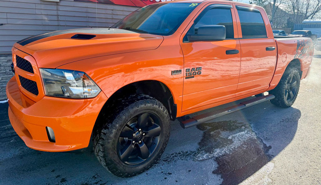 2019 Ram 1500 Classic Express 4×4 Crew Cab 5’7 Box