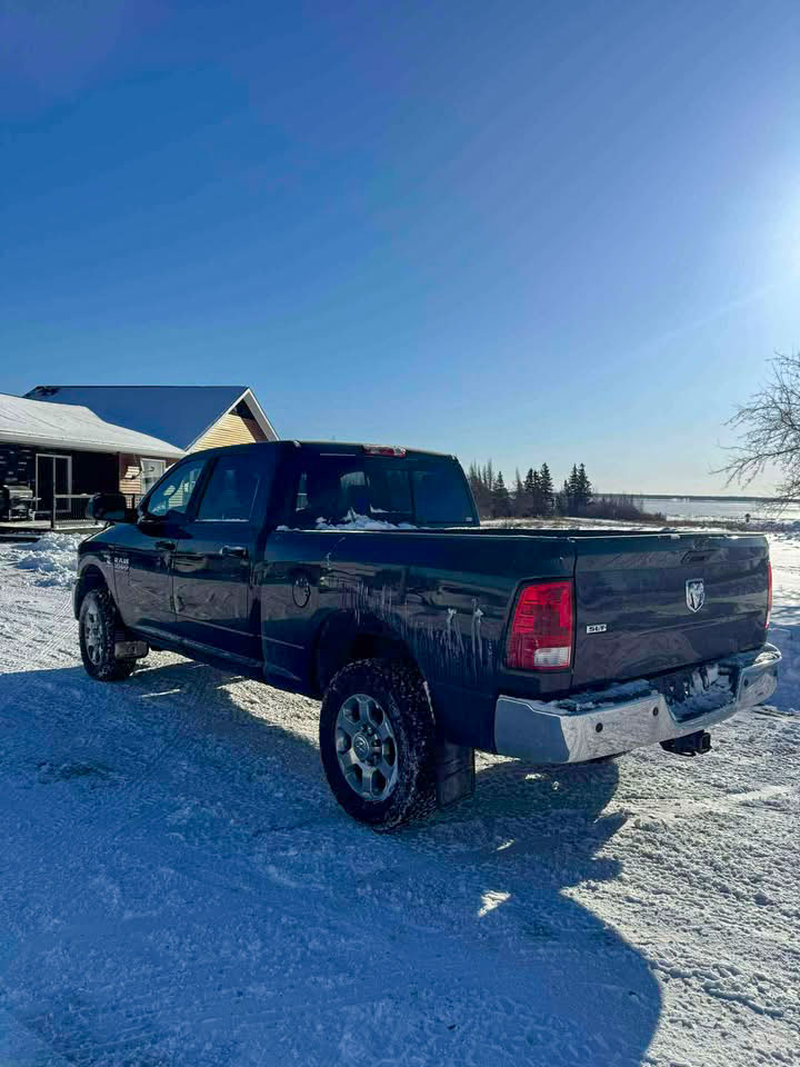 2018 Ram 3500 Crew Cab - Image 3