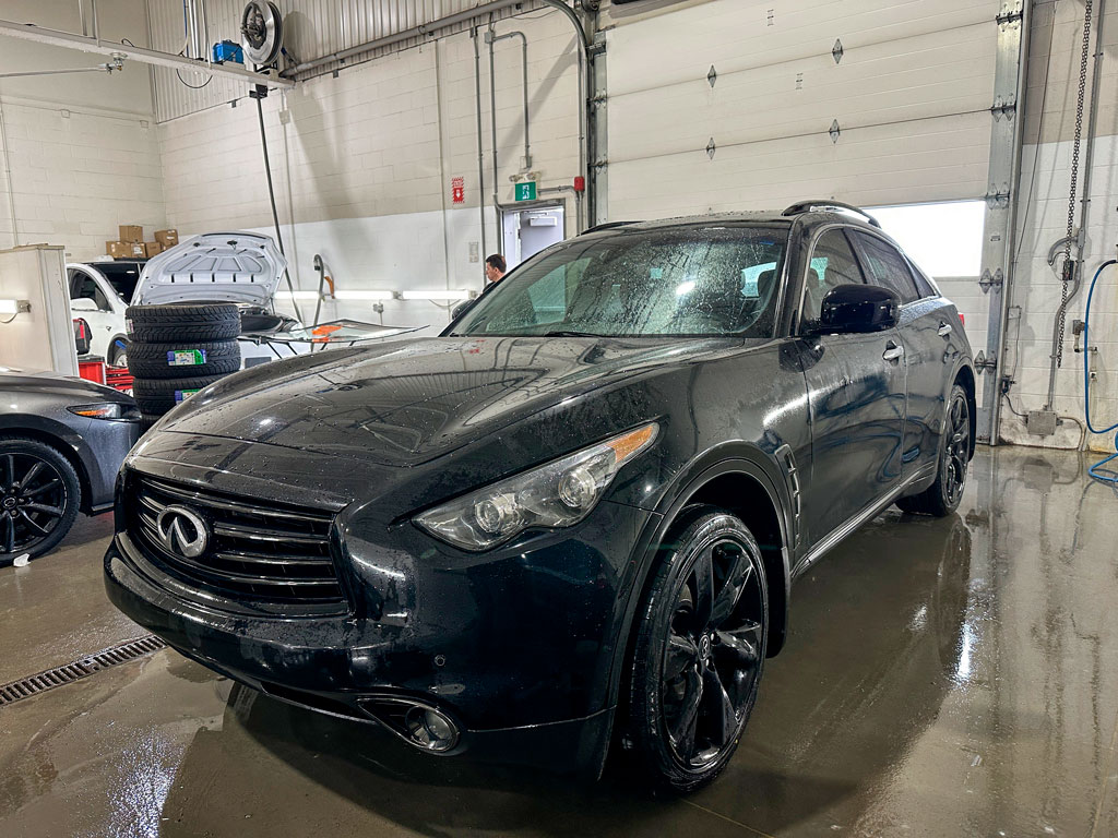 2016 INFINITI QX70 Sport AWD