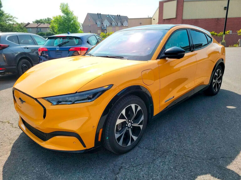 2022 Ford Mustang Mach-E